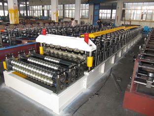 China La capa doble acanaló el rollo que formaba la máquina 5.5KW por la cadena proveedor