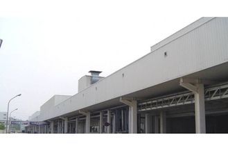 China La estructura de acero galvanizada Pre-dirigió edificios con el panel de revestimiento de la pared proveedor
