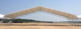 China Edificios aflautados de acero prefabricados del hangar de los aviones del braguero con el palmo grande proveedor