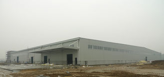 China El material de ASTM aisló el taller del marco de las fabricaciones del acero estructural con los paneles llenos del tejado/de pared proveedor