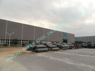 China 75 x 95 edificios de acero industriales de la casa prefabricada ASTM de Multispan, casa incombustible del almacenamiento de la pintura proveedor